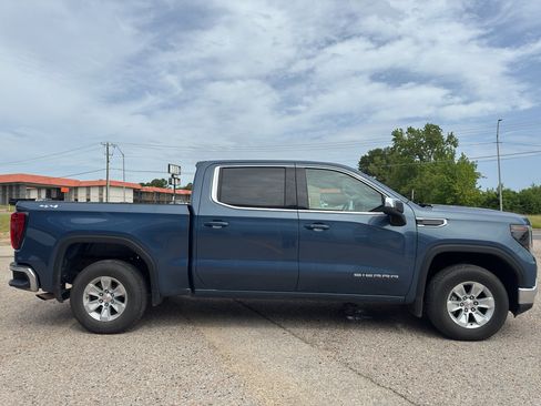 Used 2024 GMC Sierra 1500 SLE AWD/4WD image 7