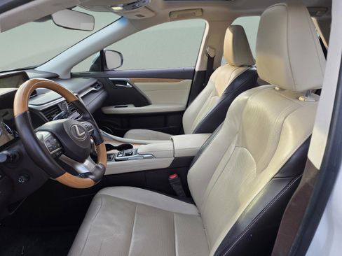 Used 2018 Lexus RX 350L w/ Premium Package image 9