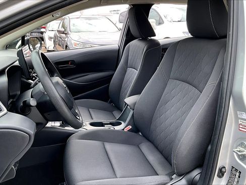 Used 2025 Toyota Corolla LE image 8