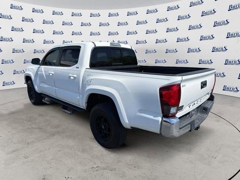 Used 2021 Toyota Tacoma SR5 RWD image 5