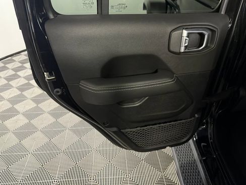 Used 2023 Jeep Wrangler Unlimited Sahara w/ Cold Weather Group AWD/4WD image 26