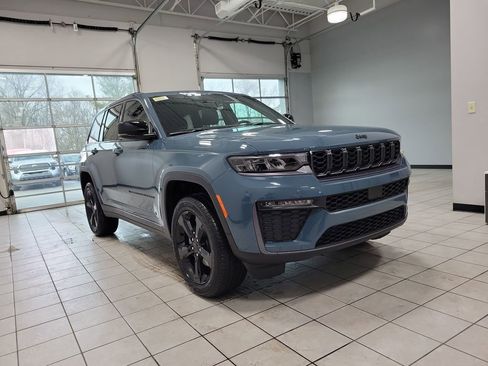 New 2026 Jeep Grand Cherokee Limited w/ Limited Altitude Package image 2