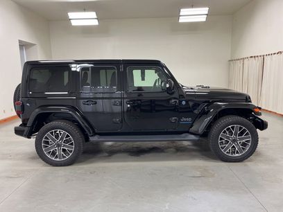 Used 2024 Jeep Wrangler High Altitude