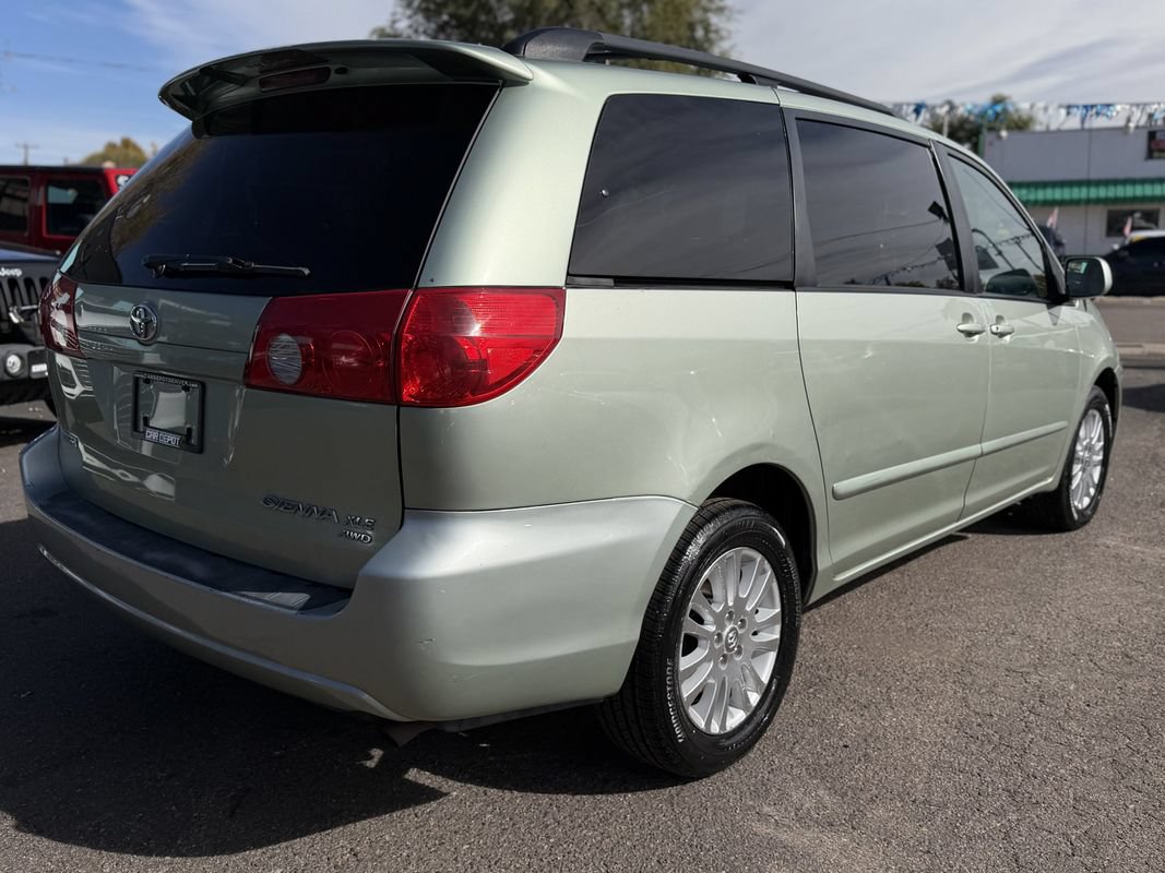 Used 2009 Toyota Sienna XLE AWD/4WD image 3