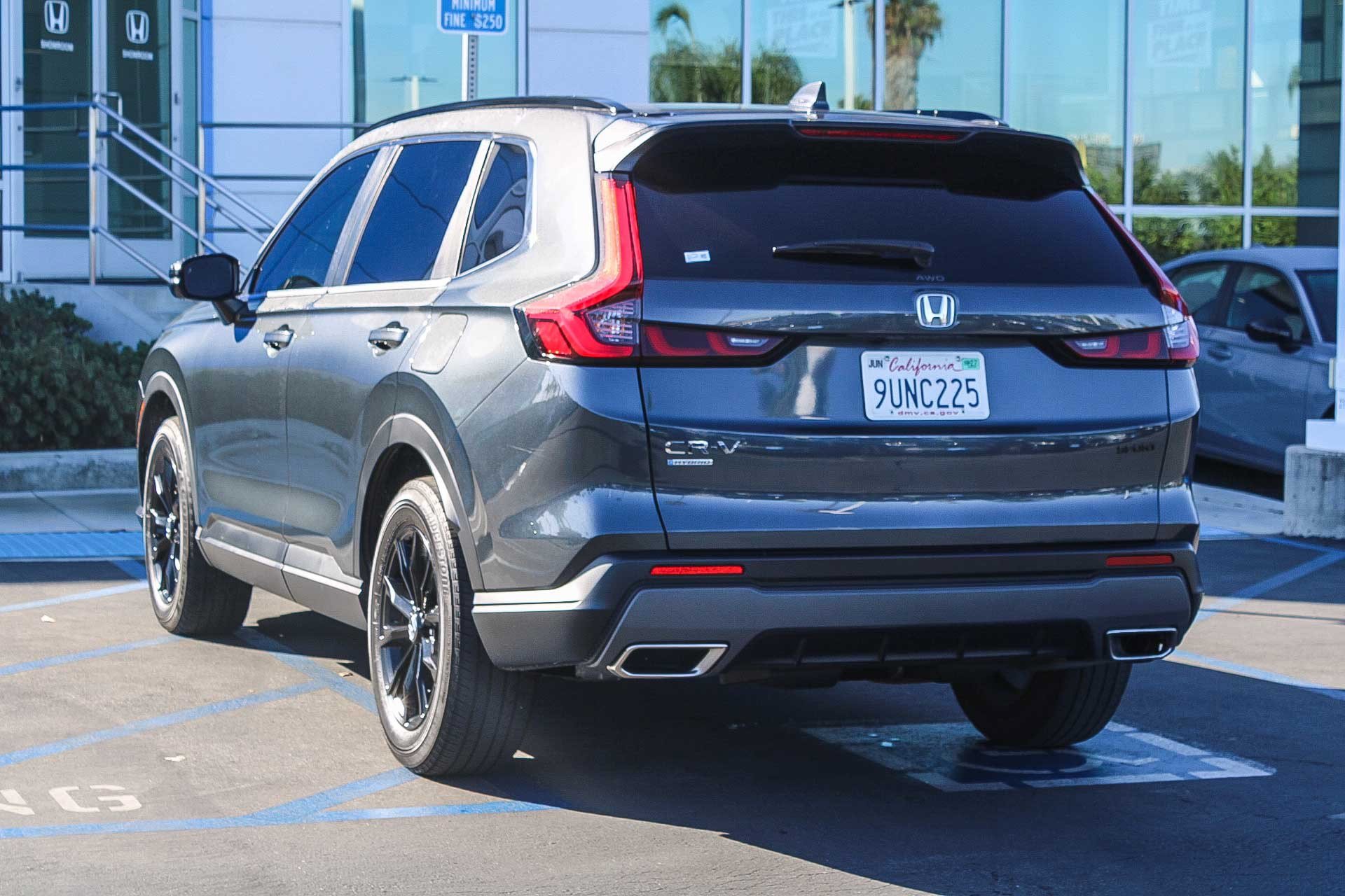 Used 2025 Honda CR-V Sport image 9
