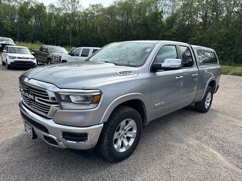 Used 2019 RAM 1500 Laramie AWD/4WD image 3