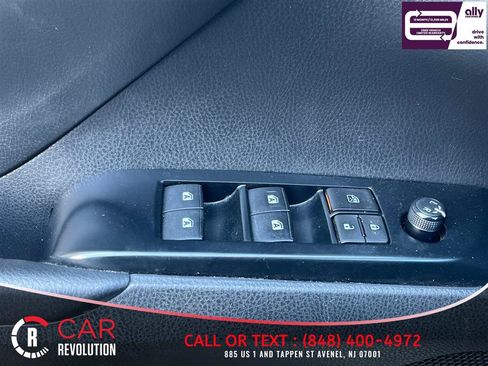 Used 2019 Toyota Camry SE FWD image 25