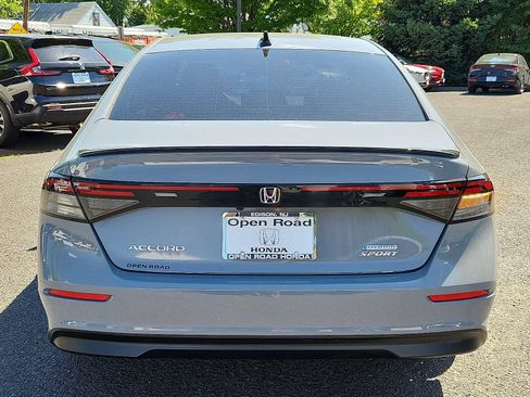 Used 2023 Honda Accord Sport image 5