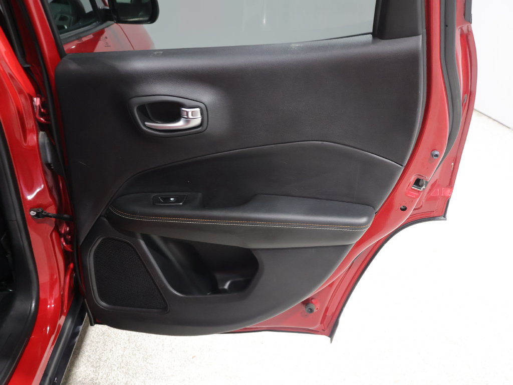 Used 2018 Jeep Compass Latitude w/ Popular Equipment Group AWD/4WD image 22