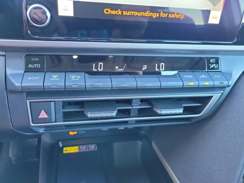 Used 2025 Toyota Camry LE FWD image 17