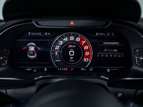 Used 2018 Audi R8 V10 w/ Premium Package RWD image 27