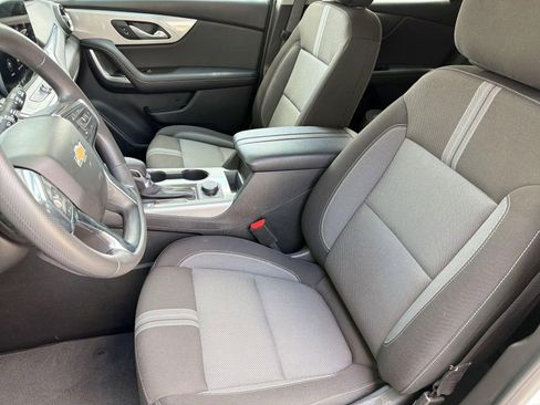 Certified 2025 Chevrolet Blazer LT FWD image 5