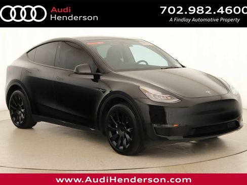 Used 2023 Tesla Model Y Long Range AWD/4WD image 1