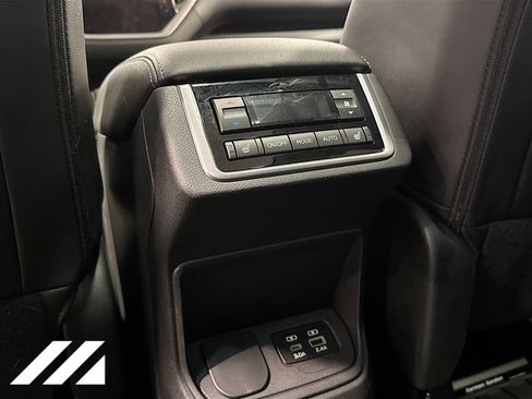 Used 2024 Subaru Ascent Limited w/ Technology Package AWD/4WD image 28