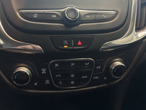 Used 2023 Chevrolet Equinox LT image 16