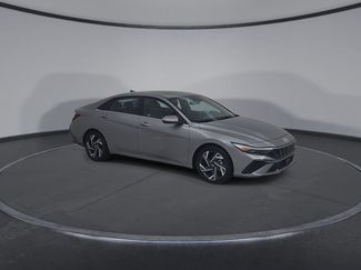 Used 2025 Hyundai Elantra SEL FWD video 2
