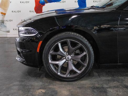 Used 2018 Dodge Charger SXT w/ Blacktop Package image 15