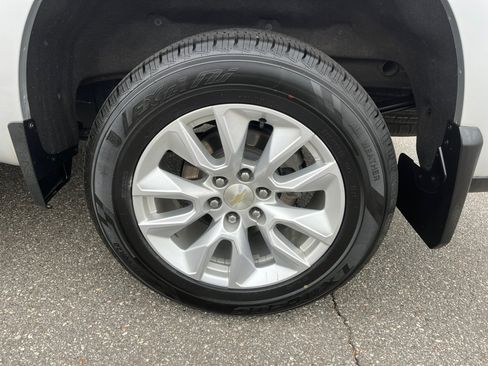 Used 2020 Chevrolet Silverado 1500 Custom w/ Custom Value Package image 24