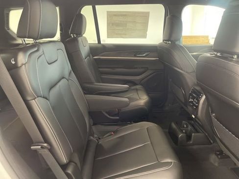 New 2025 Jeep Grand Cherokee L Limited w/ Black Appearance Package image 36