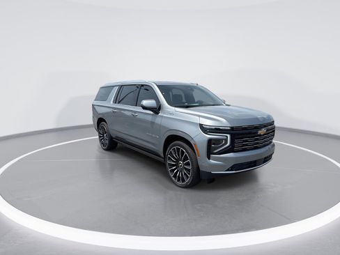 New 2026 Chevrolet Suburban High Country AWD/4WD image 2