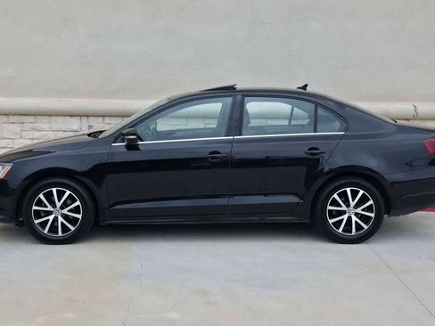 Used 2017 Volkswagen Jetta SE FWD image 6