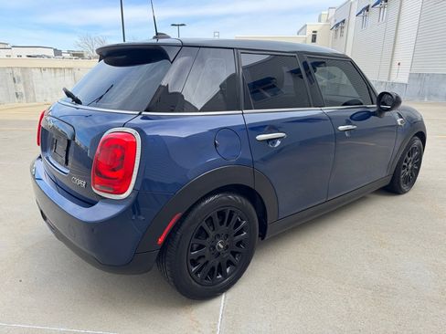 Used 2016 MINI Cooper 4-Door Hardtop image 5