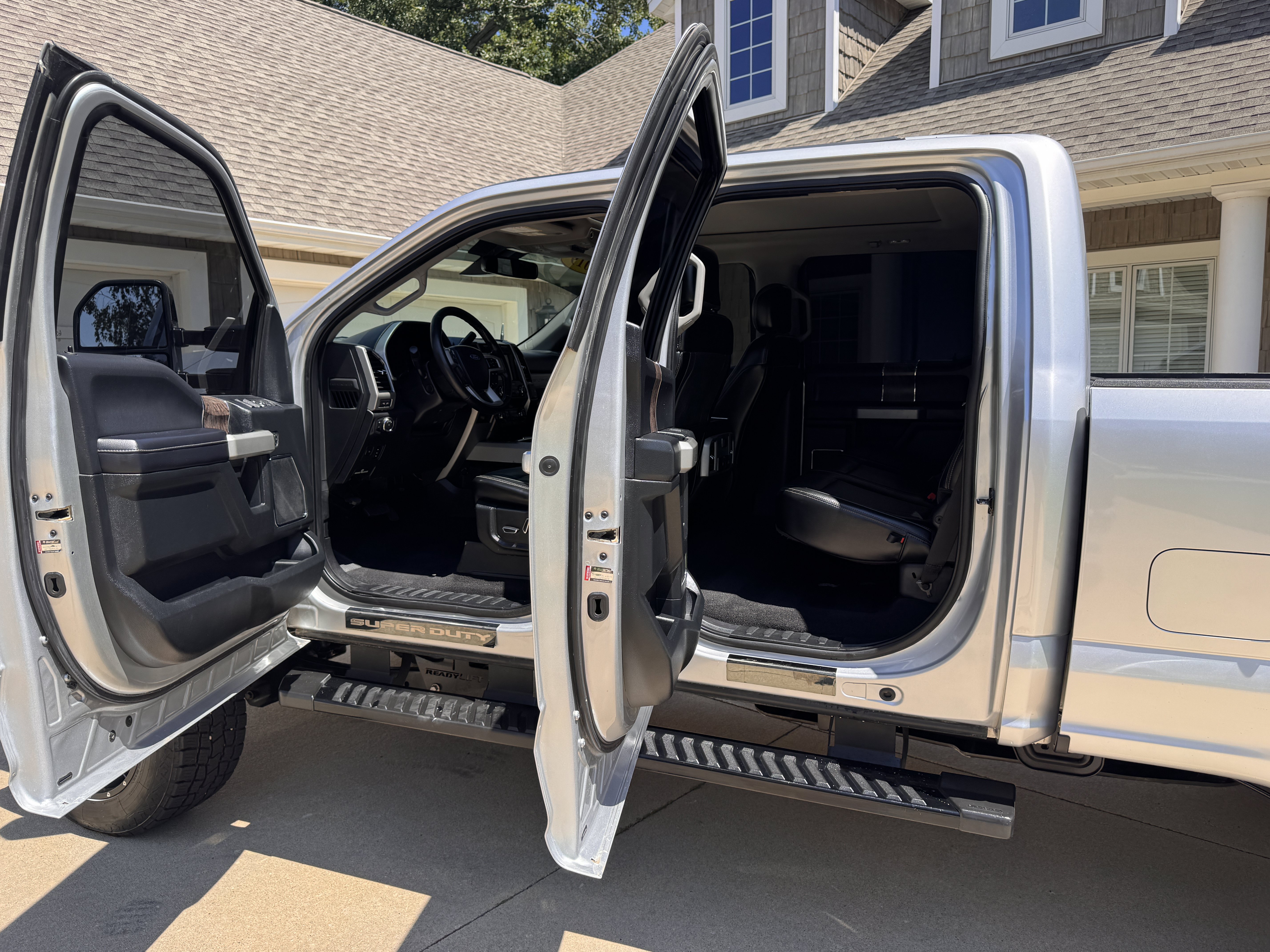 Used 2019 Ford F250 Lariat w/ Lariat Ultimate Package AWD/4WD image 11