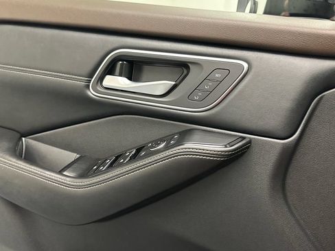 Used 2021 Nissan Rogue SL w/ Premium Package AWD/4WD image 19