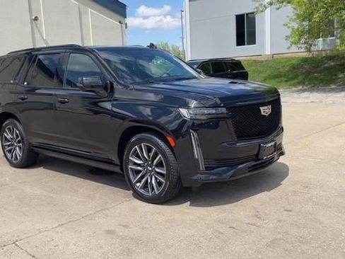 Used 2021 Cadillac Escalade Sport Platinum AWD/4WD image 2
