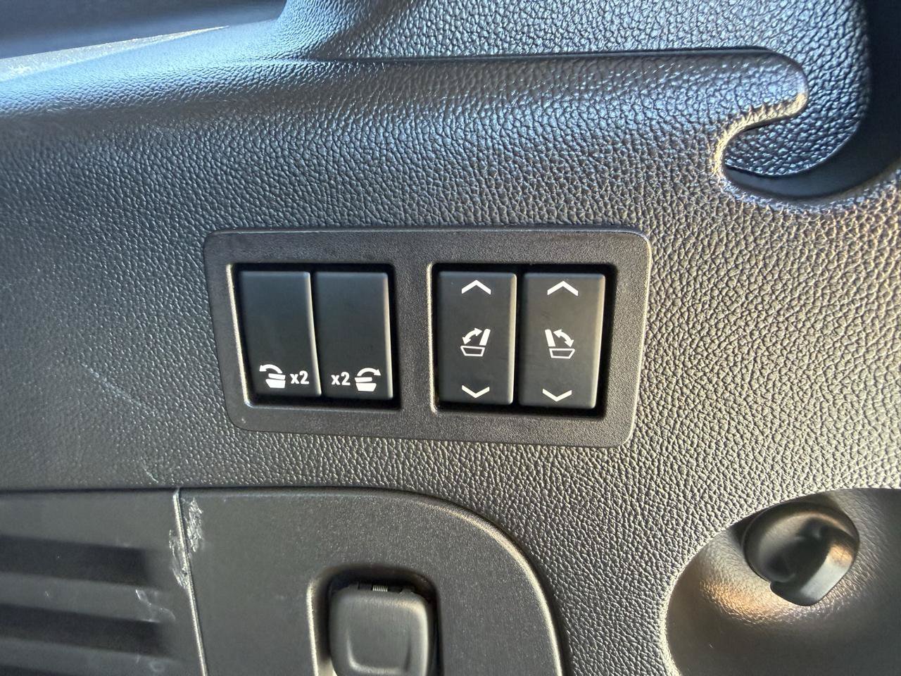 Used 2016 Chevrolet Suburban LTZ AWD/4WD image 34