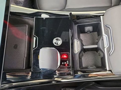 Used 2025 Land Rover Range Rover Sport SE image 55