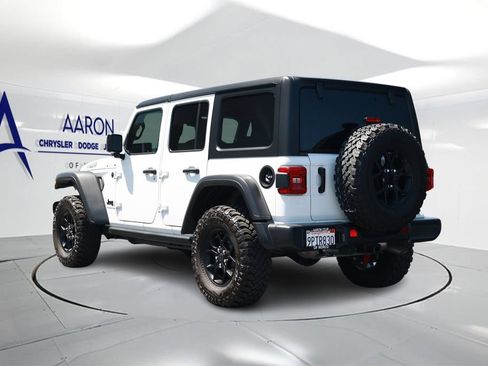 Used 2024 Jeep Wrangler Unlimited Sport AWD/4WD image 2
