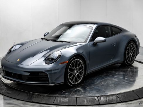 Used 2025 Porsche 911 Carrera image 4