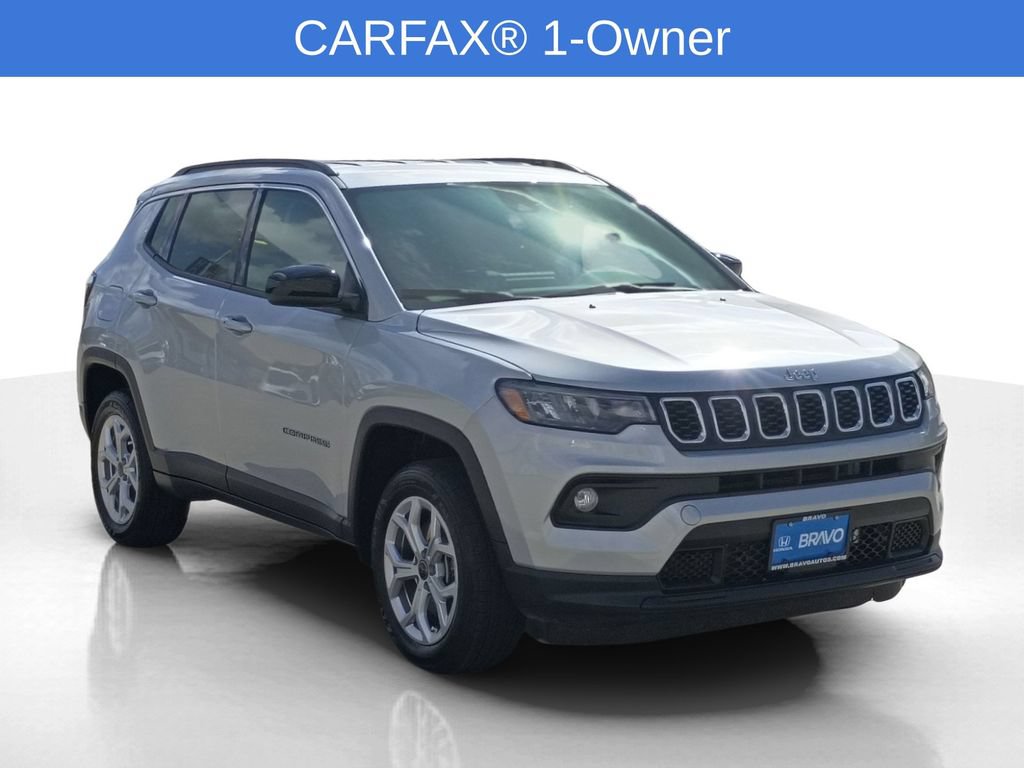 Used 2025 Jeep Compass Latitude AWD/4WD image 3