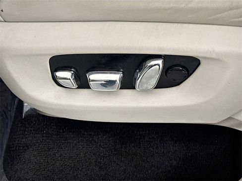 Used 2019 Rolls-Royce Cullinan image 21