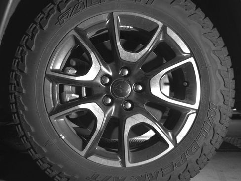 Used 2025 Jeep Compass Trailhawk image 12