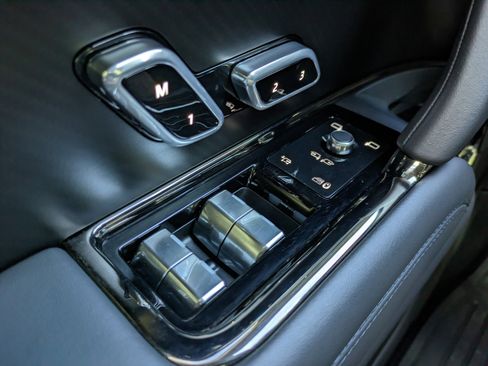 Used 2024 Land Rover Range Rover Sport image 21