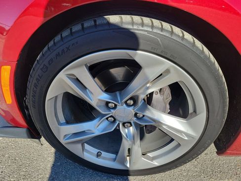 Used 2020 Chevrolet Camaro LT image 9