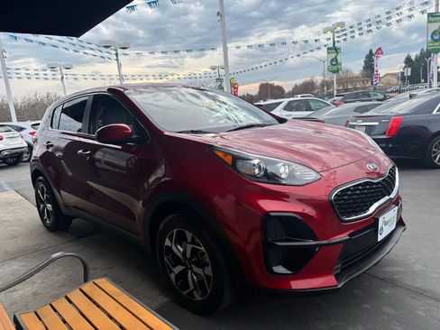Used 2022 Kia Sportage LX image 3