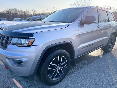 Used 2017 Jeep Grand Cherokee Trailhawk image 3