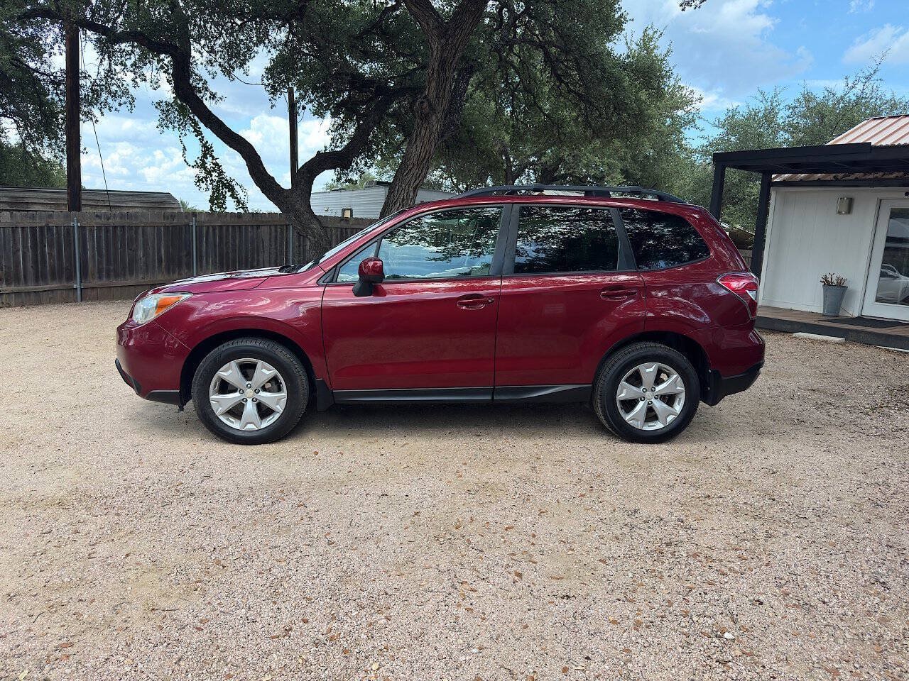 Used 2014 Subaru Forester 2.5i Premium w/ All-Weather Package AWD/4WD image 4