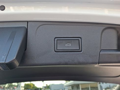 Used 2023 Volkswagen Atlas SE AWD/4WD image 31