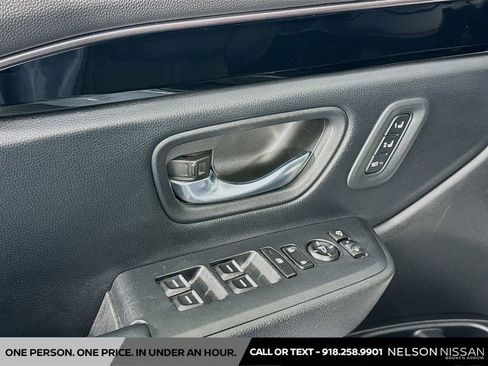 Used 2023 Honda Pilot TrailSport image 17
