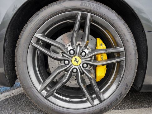 Used 2015 Ferrari FF AWD/4WD image 9