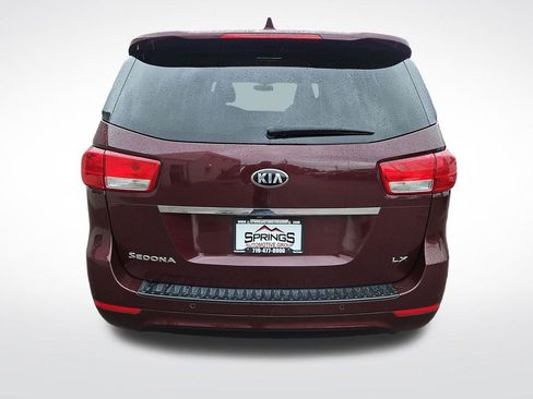 Used 2018 Kia Sedona LX w/ LX Essentials Premium Package FWD image 7
