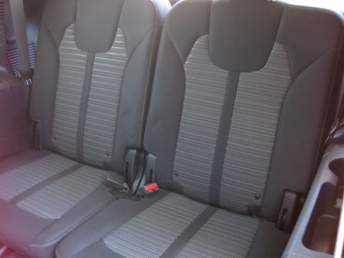 Used 2021 Kia Sorento LX image 32