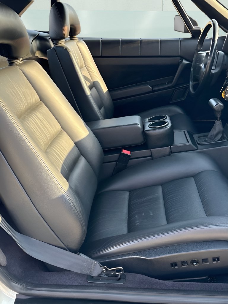 Used 1992 Cadillac Allante FWD image 17