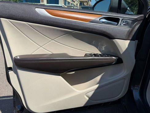 Used 2017 Lincoln MKC Select w/ Select Plus Package image 12