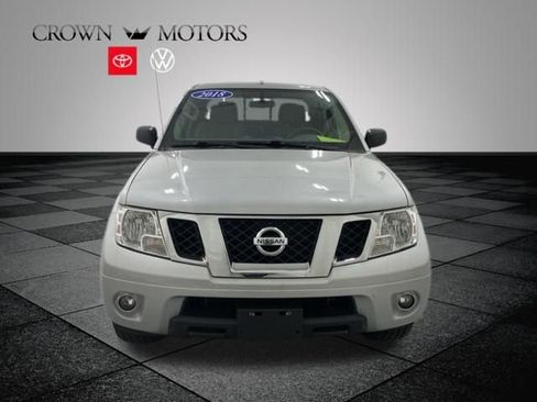 Used 2018 Nissan Frontier SV AWD/4WD image 2