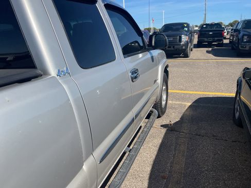 Used 2005 GMC Sierra 1500 SLE image 16